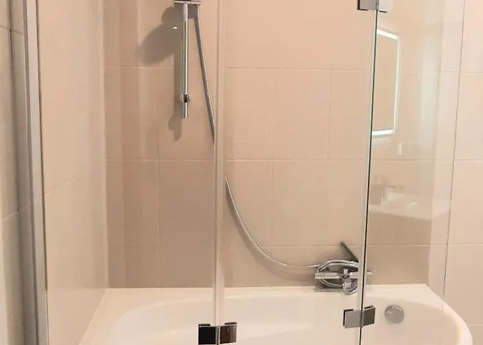 Stacja Jezyce אכסניה